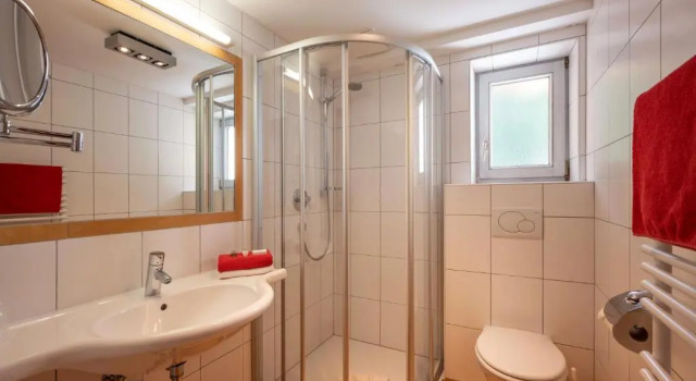 Трёхместный номер Standard с балконом alpenrose hotel-garni