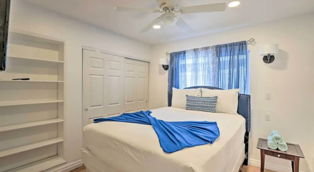 Коттедж Home w/ Private Pool - Near Las Vegas Strip