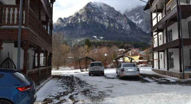 Apartament Golden Rose 2, Rezervovat Apartmán Hotely v Prahova Valley s parkováním, Parkování