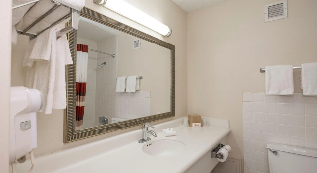 Четырёхместный номер Deluxe Red Roof Inn Dumfries-Quantico