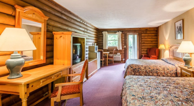 Двухместный номер Standard с балконом Highland Hills Motel & Cabins