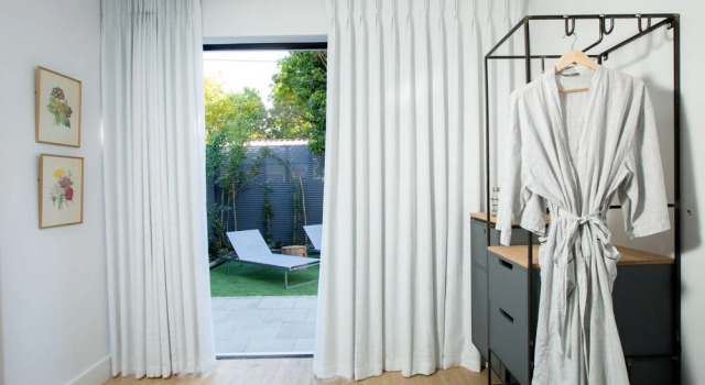 Четырёхместный номер Luxury с красивым видом из окна Twice Central Guest House
