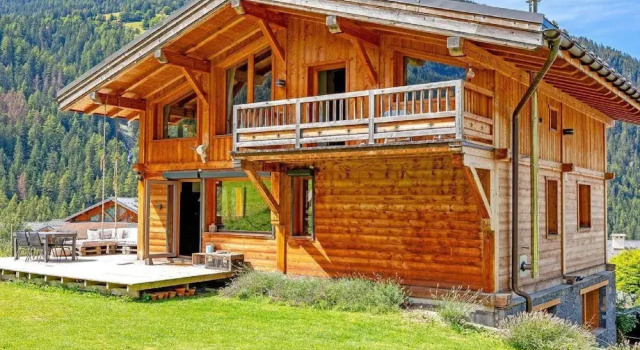 Chalet in Moulin With Sauna & Stunning Views, Забронировать Шале Виллы Овернь-Рона-Альпы, Вилла