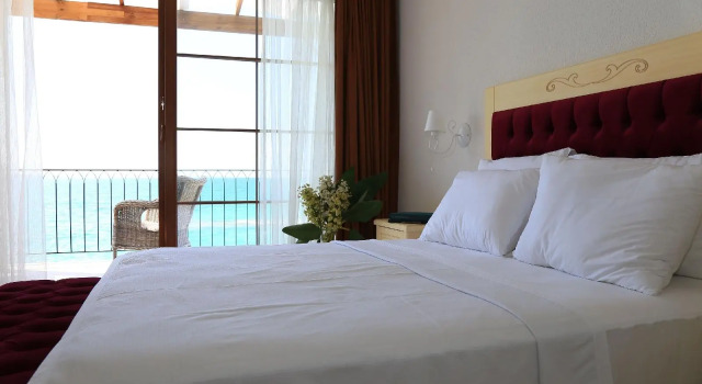 Ceshme Plus Hotel