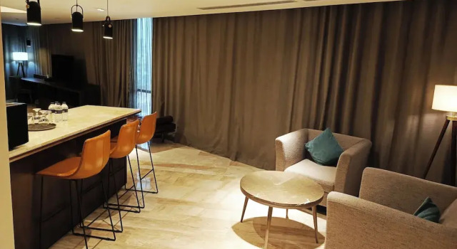 Люкс Premium с балконом и с видом на город The Residence by Gulshan Club Limited