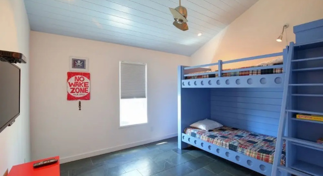 A Blue Boyd's Nest - 4 Br Home