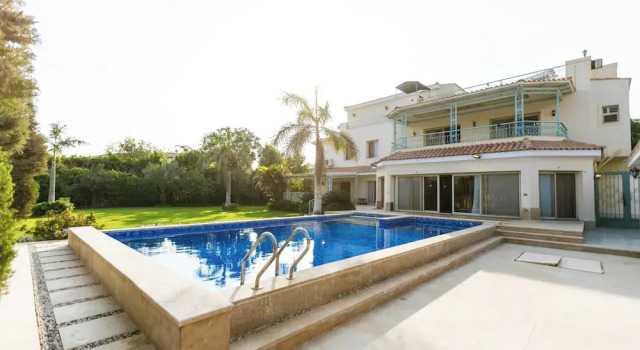 Вилла Classic ALSAWAH Elite 5BR Retreat with Private Pool in Green Heights