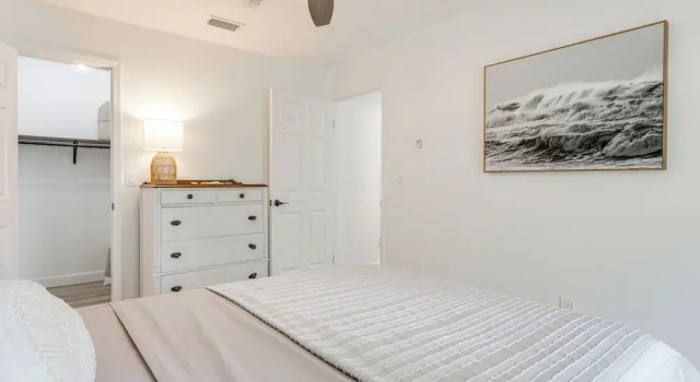 Fernandina Beach Home w/ Deck, Across From Shore!, Забронировать Апартаменты/квартира Апартаменты Jacksonville Coast, Апартаменты/квартира