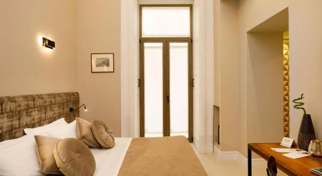 Superior Zimmer MelRose Napoli