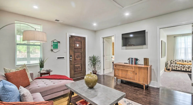Коттедж Stylish Birmingham Getaway w/ Patio & Yard!