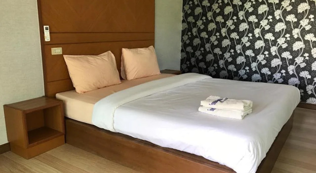 Cha-am Fishing Inn and Resort