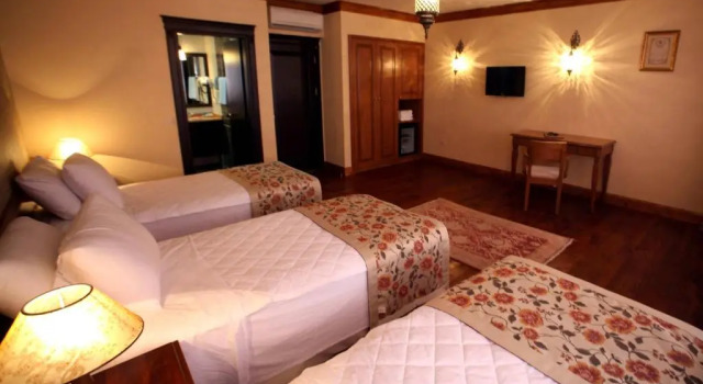 Standardowy trzyosobowy pokój Lalinn Hotel