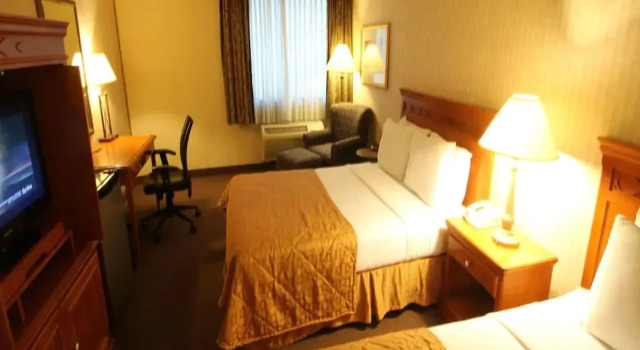 Gateway Hotel Dallas, Забронировать Отель Отели Далласа с бассейном, рядом с Fetal Care Center Dallas, Бассейн
