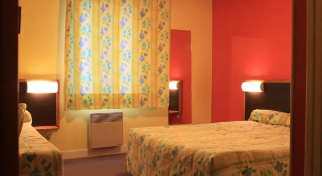 Logis Hôtel et Restaurant La Tour Brette, Забронировать Отель Понторсон 
