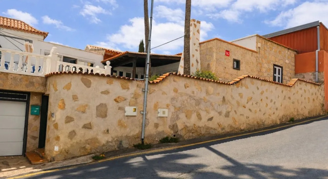 Zakshouse, Prenota Villa Arona 