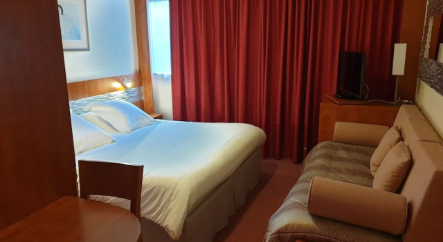Трёхместный номер Comfort Hôtel & Résidence Octel