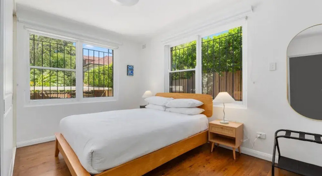 Апартаменты Spacious Stay Near Shops & Cafes in Marrickville