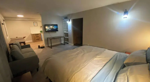 Newly Renovated 1br1ba With Asian Style, Rezerwuj Pensjonat Pensjonaty w Alberta, Pensjonat