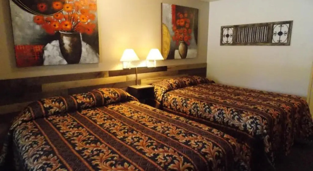 Номер Deluxe Vintage Lakeside Inn