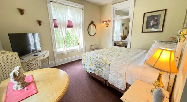 Люкс с видом на закат White Rose Inns & Motel