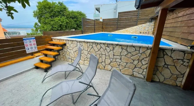 Апартаменты Studio Apartment With Swimming Pool & Sea View