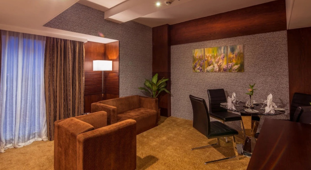 Люкс Long Beach Suites Dhaka