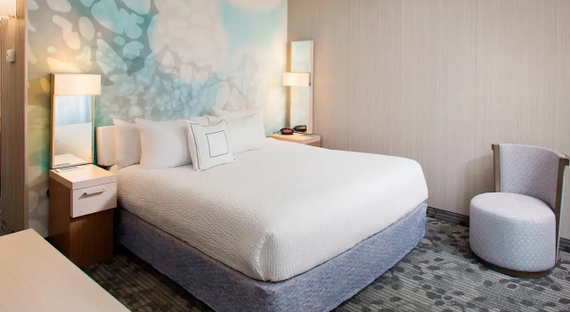 Люкс Courtyard by Marriott Richmond Airport
