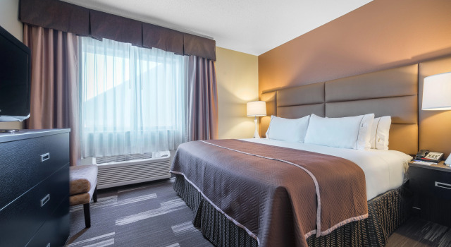 Holiday Inn Express Hotel & Suites St. Paul-Woodbury by IHG, Varaa Hotelli Hotellit Minnesota pysäköinnillä, Pysäköinti