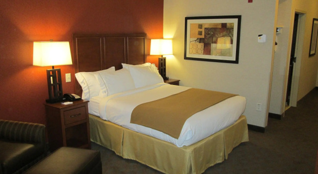 Двухместный номер Standard Holiday Inn Express & Suites Paducah West by IHG
