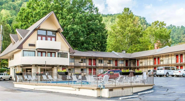 Люкс Standard Econo Lodge Inn & Suites on the River