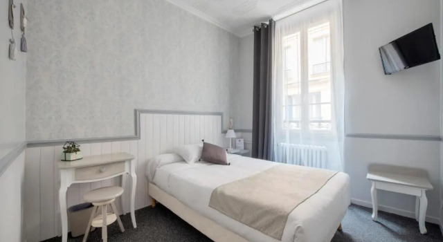 Одноместный номер Standard Royal Hotel Versailles