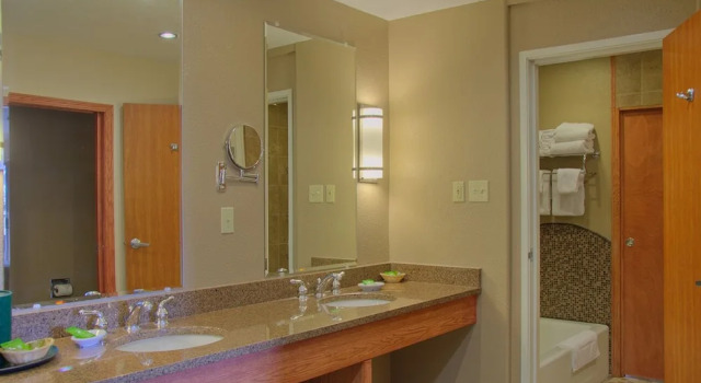 Семейный люкс Fairmont Hot Springs Resort