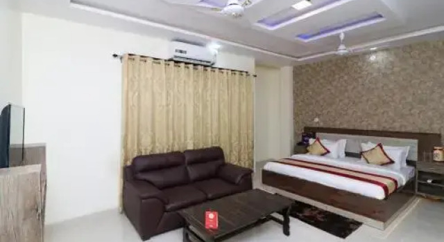 Oyo 15085 Rudra Inn