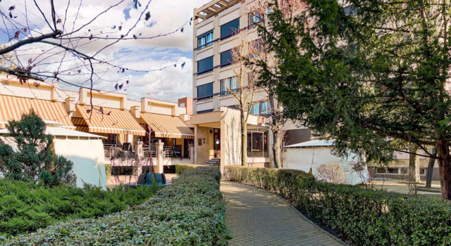 Best Western Central Hotel, Book Hotel Hoteller i Arad med parkering, Parkering
