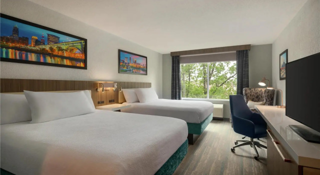Четырёхместный номер Standard Hilton Garden Inn Cleveland Airport