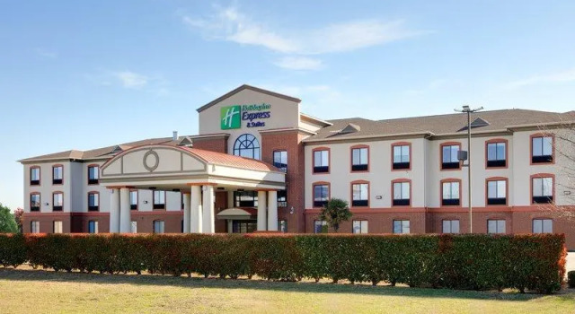 Четырёхместный номер Standard Holiday Inn Express Hotel & Suites Burleson/Ft. Worth by IHG
