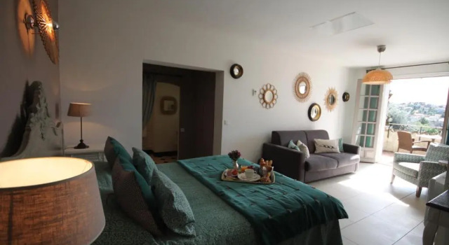Четырёхместный номер Standard Hôtel du Clos