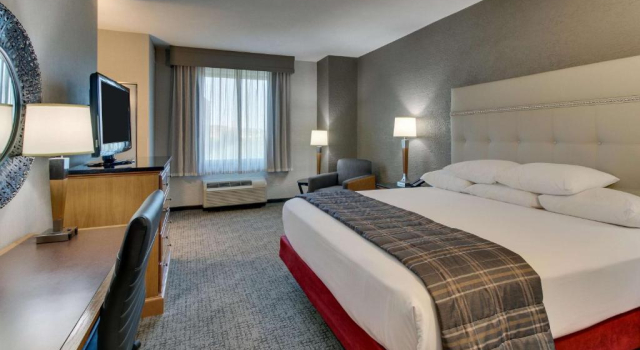 Двухместный номер Deluxe с 2 комнатами Drury Inn & Suites Phoenix Happy Valley