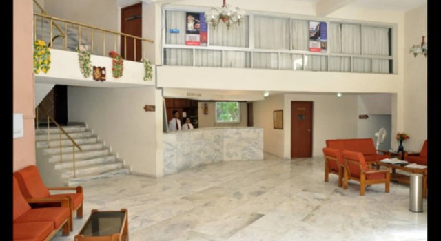Hotel Sunset Inn Mount Abu with Swimming Pool, Забронировать Отель Отели штата Раджастхана с парковкой, Парковка