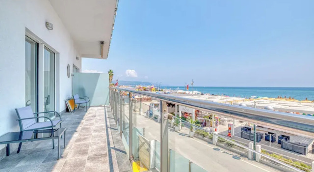Апартаменты Luxury Lanterne Luxury Apartments