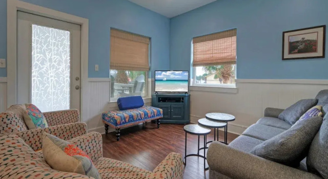 Leave of Absence Luxe Coastal Stay w Pool Outdoor Dining Minutes to Beach