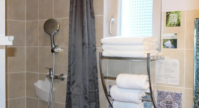 Четырёхместный номер Standard Hotel La Peyrade