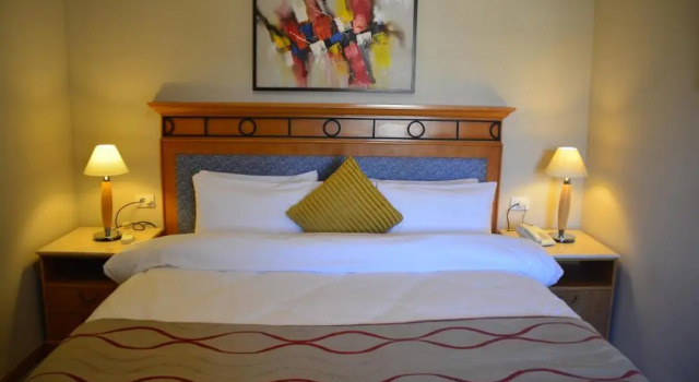 Люкс с балконом The Y Hotel