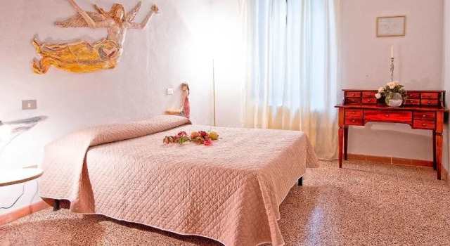 Le Sculture, Book Hotel Monteverdi Marittimo Tuscany