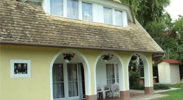 Gunarasi Szálláshely, Book Hotel Dombovar Tolna