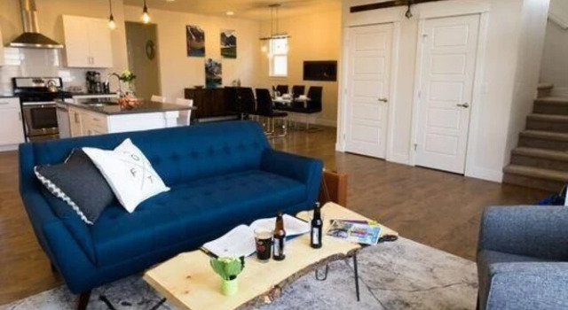 The Colorado House in the Brewery & River District!!, Rezerwuj Dom wakacyjny Hotele w Fort Collins z parkingiem, Parking