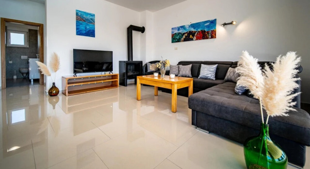 Amazing Home in Kampor With Outdoor Swimming Pool, Wifi and Heated Swimming Pool, Varaa Hotelli Hotellit Kvarner Islands uima-altaalla, Uima-allas
