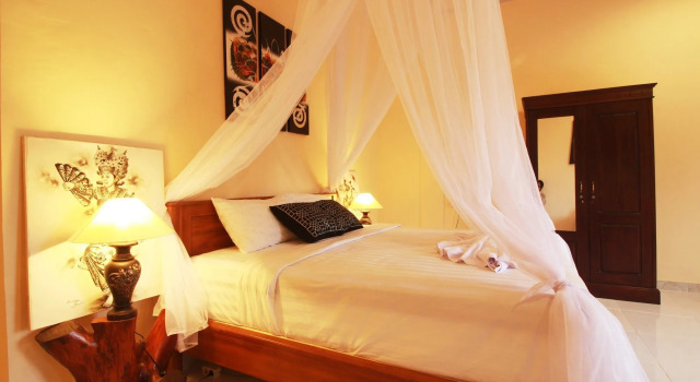 Geriya Siena Guesthouse, Rezervovat Hotel Hotely v Bali se snídaní, Snídaně