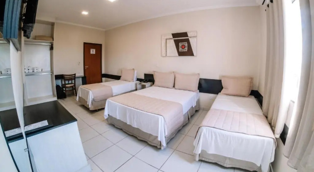 Четырёхместный номер Standard Ferian Plaza Hotel