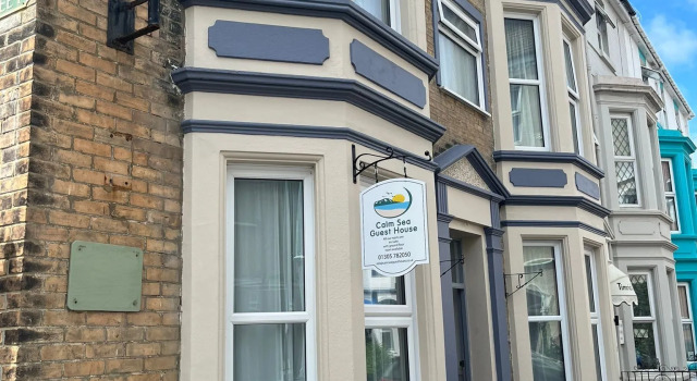 Calm sea guesthouse, Забронировать Отель «постель и завтрак» Уэймут Jurassic Coast